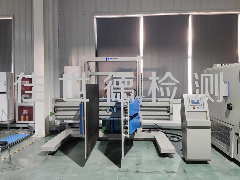 �����б������